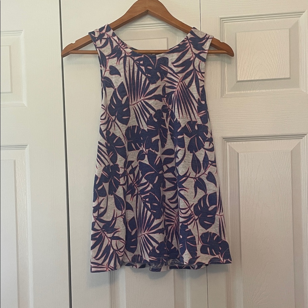 STYLUS Blue and Pink Leaf Print Top